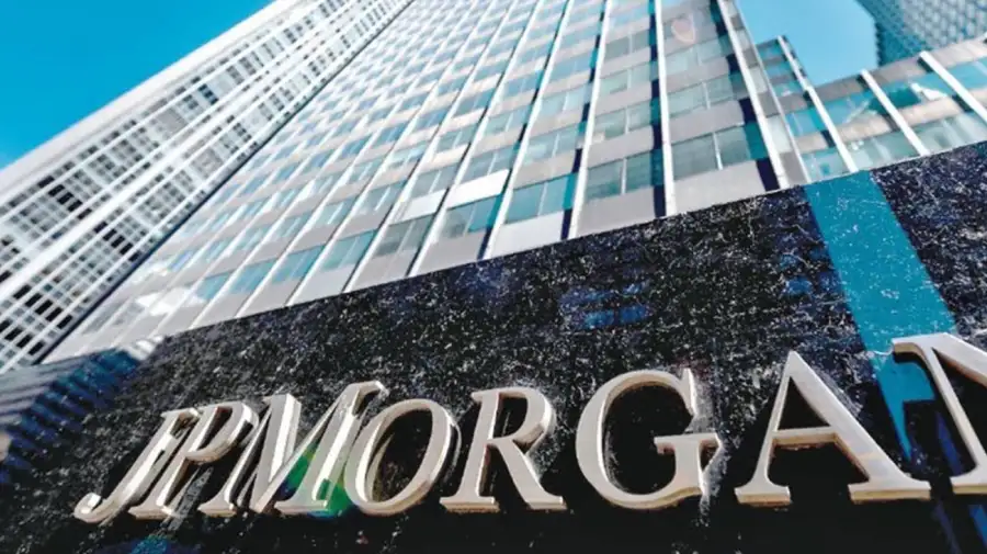 Cierre de mercados: por qué bajo 100 puntos y volvió a subir el Riesgo País este 7 de enero