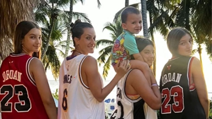 El look playero de Mica Viciconte y las hijas de Nicole Neumann