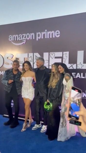 La familia Tinelli y Milett Figueroa en la presentación de su serie