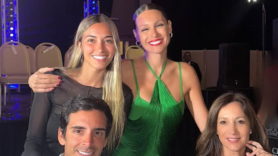 El vestido verde con flecos de Pampita para la Cena de los Famosos 