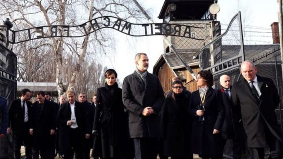 La reina Letizia y Felipe VI en el Memorial y Museo de Auschwitz-Birkenau