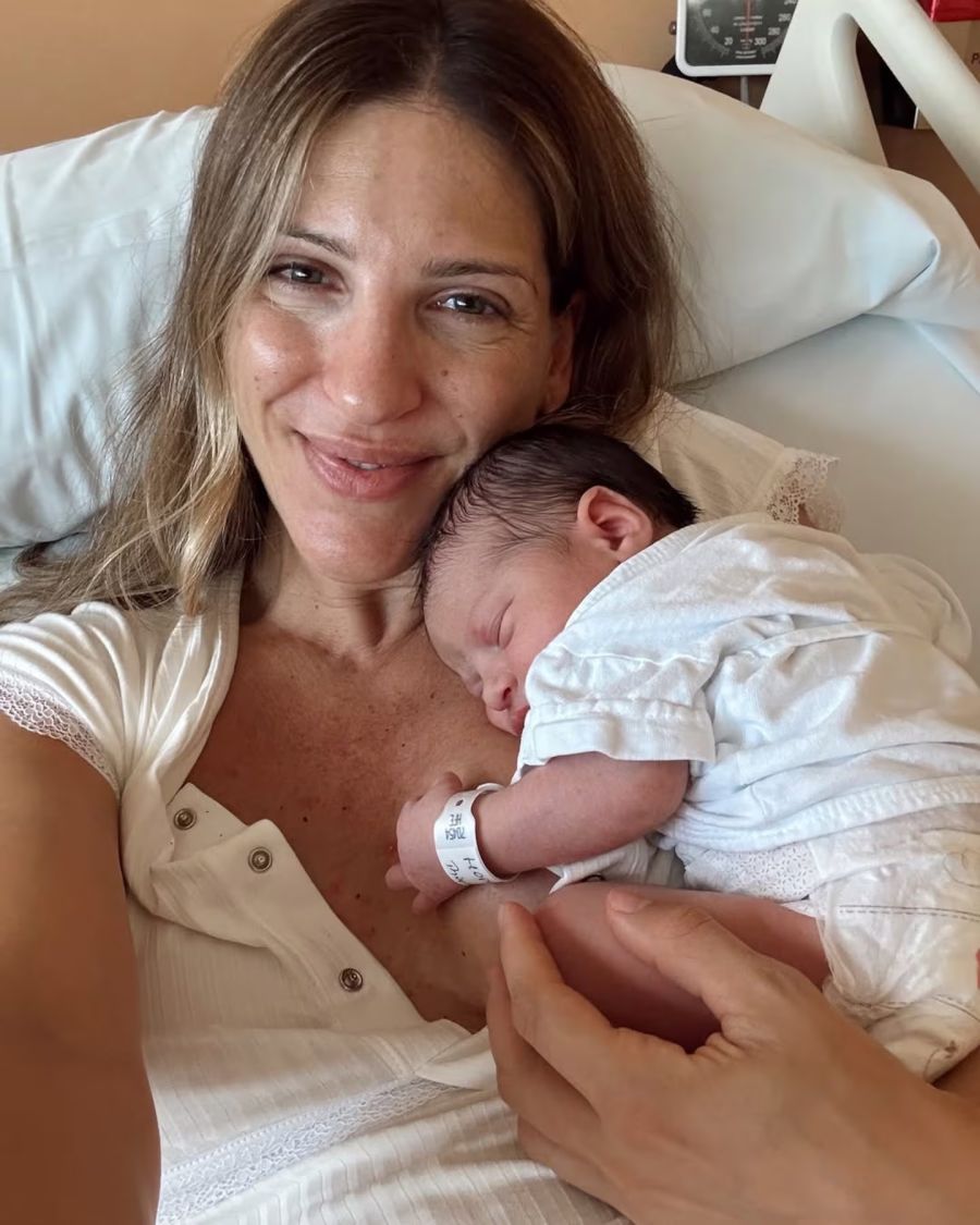 Una a una, todas las fotos del nacimiento de Amanda, la primera hija de Macarena Rinaldi y Federico Hoppe