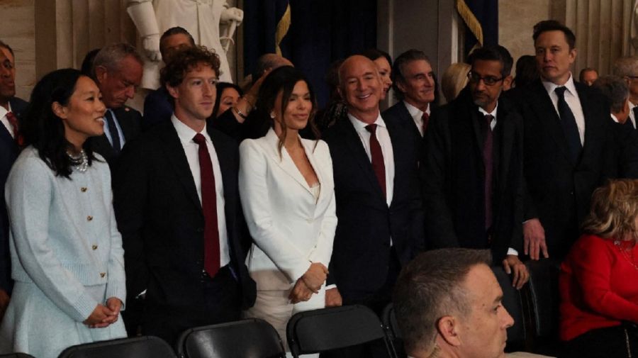 Priscilla Chan, Mark Zuckerberg, Lauren Sanchez, Jeff Bezos, Sundar Pichai y Elon Musk en la asunción de Donald Trump.