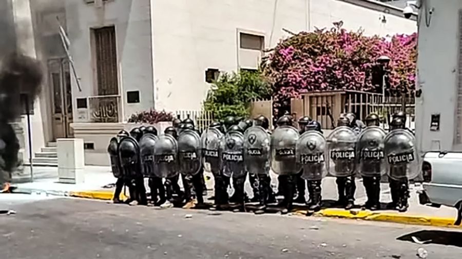 Moreno, destrozos y detenidos, en protesta por un crimen