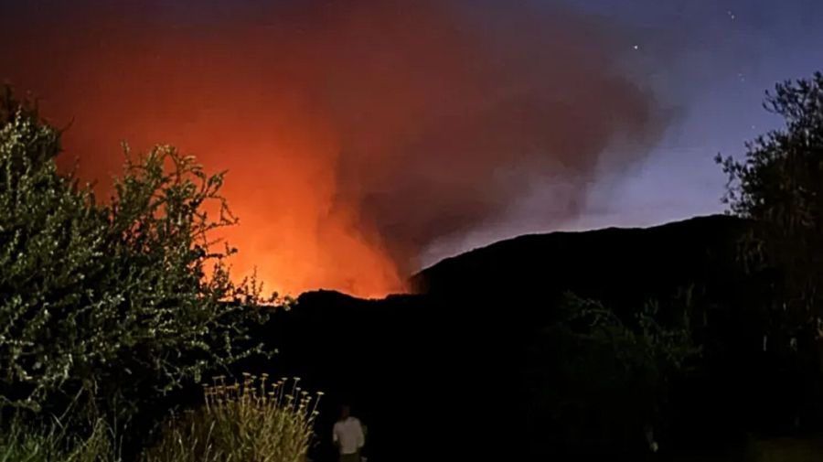 Los incendios no dan Tregua en El Bolsón y debieron evacuar a turistas que estaban acampando.