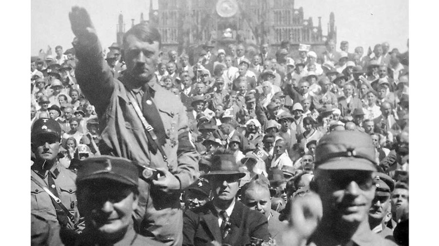 02_02_2025_hitler_cedoc_g