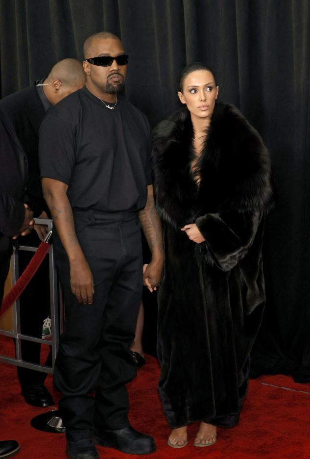 Bianca Censori desnuda en los Grammys 2025