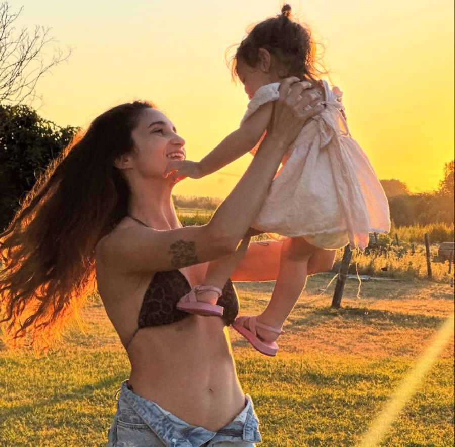 Melody Luz y Venezia Caniggia