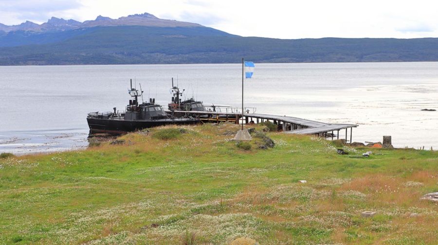 Ejercicios de adiestramiento de la Armada Argentina en el Canal de Beagle