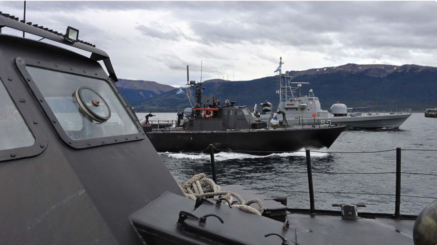 Ejercicios de adiestramiento de la Armada Argentina en el Canal de Beagle