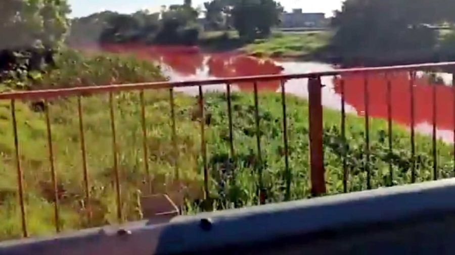 Arroyo Sarandí se tiñó de rojo 20250206