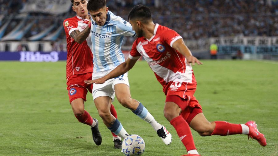 Argentinos venció a Racing en Avellaneda.