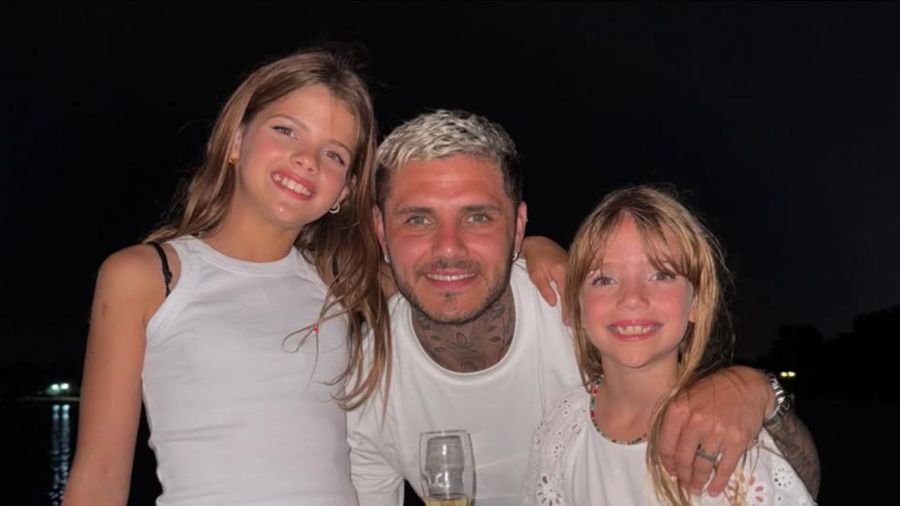 Mauro Icardi junto a Isabella y Francesca