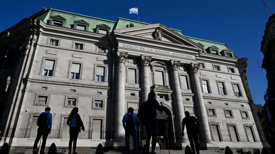 Fotogaleria Vista de la sede del Banco de la Nación Argentina en Buenos Aires. El presidente argentino Javier Milei decretó la transformación en sociedad anónima del Banco Nación