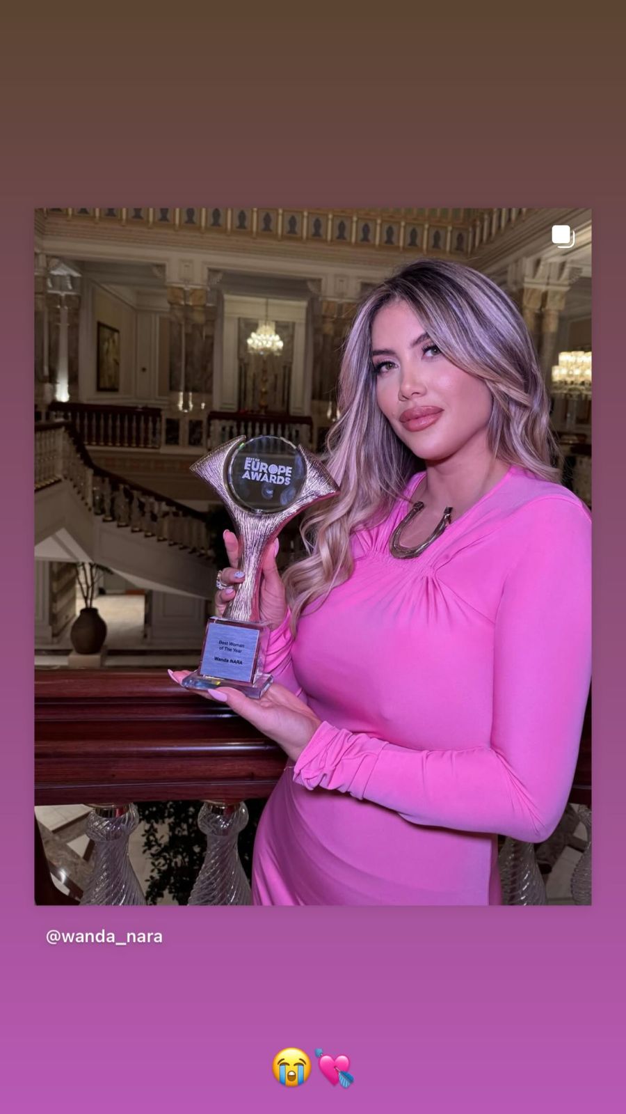 Wanda Nara recibió el premio a La Mujer del Año