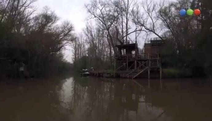 Sin electricidad ni agua corriente, cómo es la casa rústica de Germán Martitegui en el Delta del Tigre