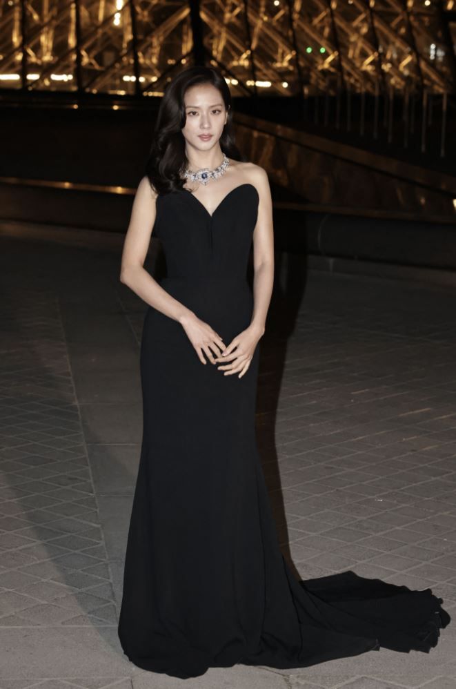 Jisoo en el Grand Dîner du Louvre en Paris