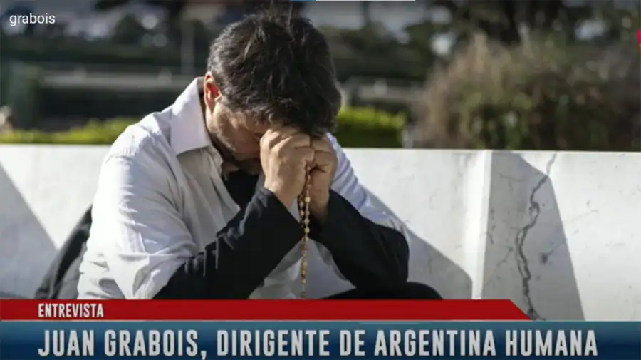 Juan Grabois reza por la salud del Papa Francisco