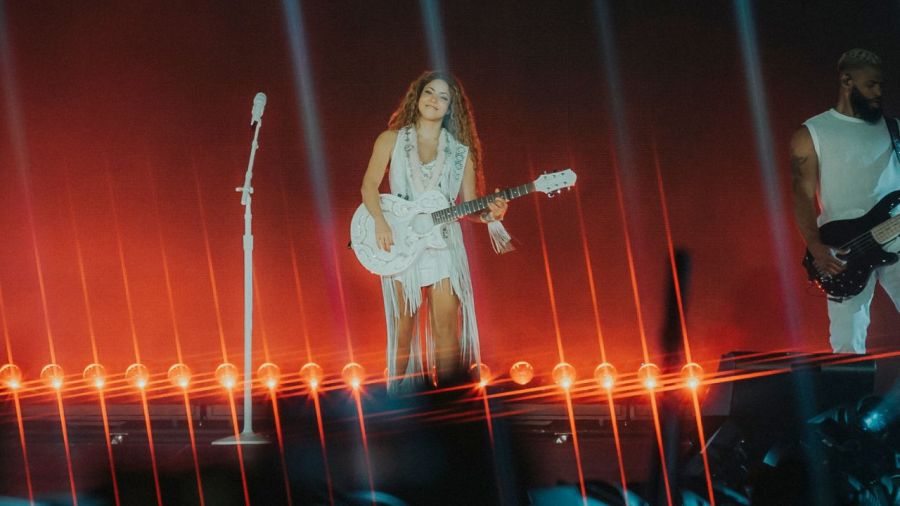 El conjunto blanco de Shakira para su segunda noche de concierto