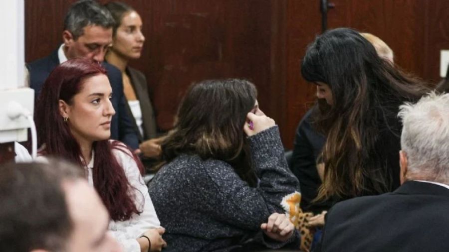 Dalma y Giannina en la primera audiencia del juicio por la muerte de Maradona