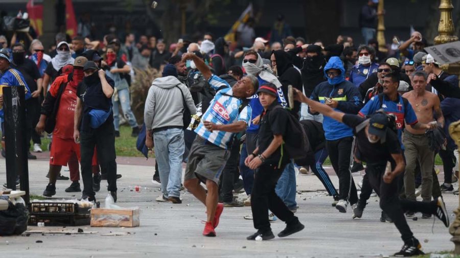 La marcha de los jubilados con los hinchas, la protesta en el Congreso 20250312