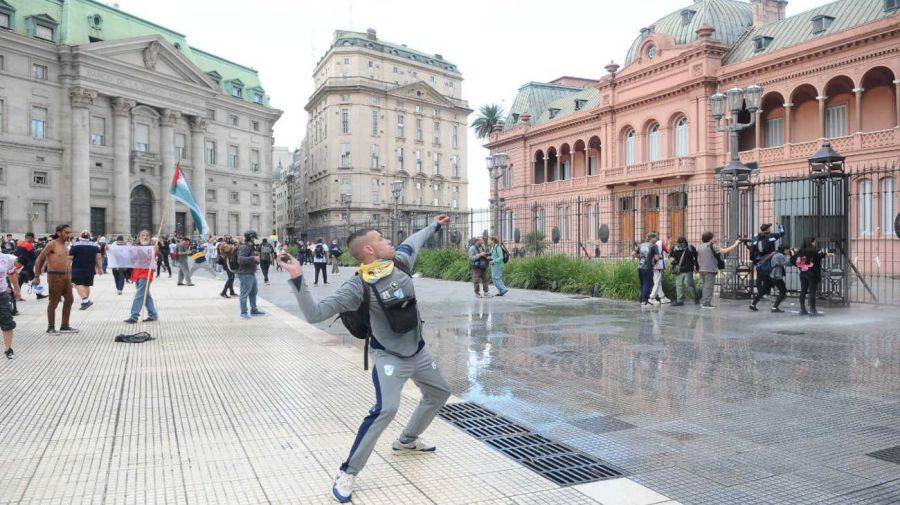 La marcha de los jubilados con los hinchas, la protesta en el Congreso 20250312