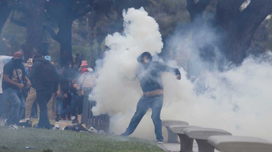 La marcha de los jubilados con los hinchas, la protesta en el Congreso 20250312 