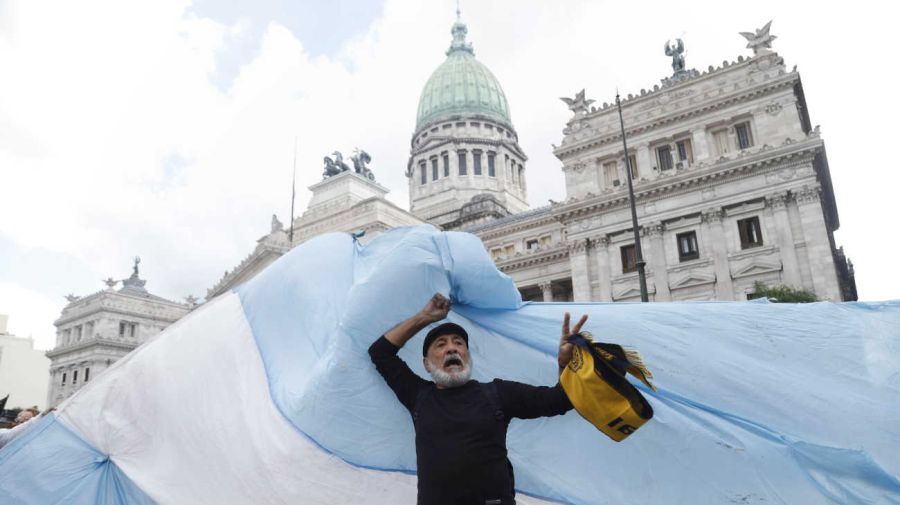 La marcha de los jubilados con los hinchas, la protesta en el Congreso 20250312 