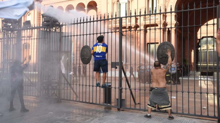 La marcha de los jubilados con los hinchas, la protesta en el Congreso 20250312