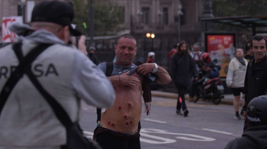 La marcha de los jubilados con los hinchas, la protesta en el Congreso 20250312