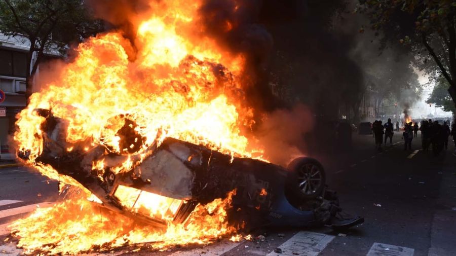 La marcha de los jubilados con los hinchas, la protesta en el Congreso 20250312 Leyenda: La marcha de los jubilados con los hinchas, la protesta en el Congreso 20250312