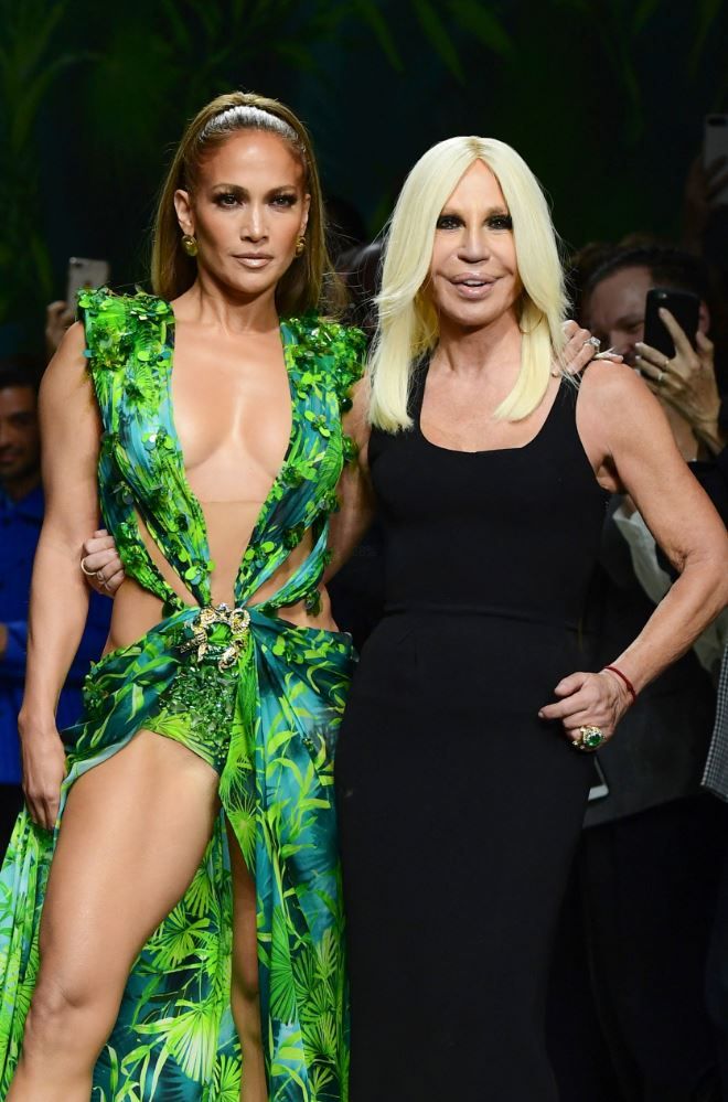 Jennifer Lopez y Donatella Versace