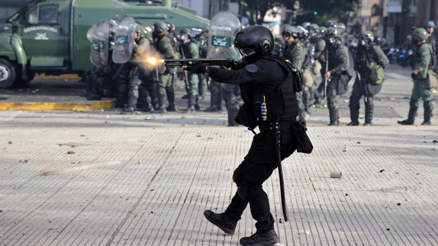  La marcha de los jubilados con los hinchas, la protesta en el Congreso 20250312