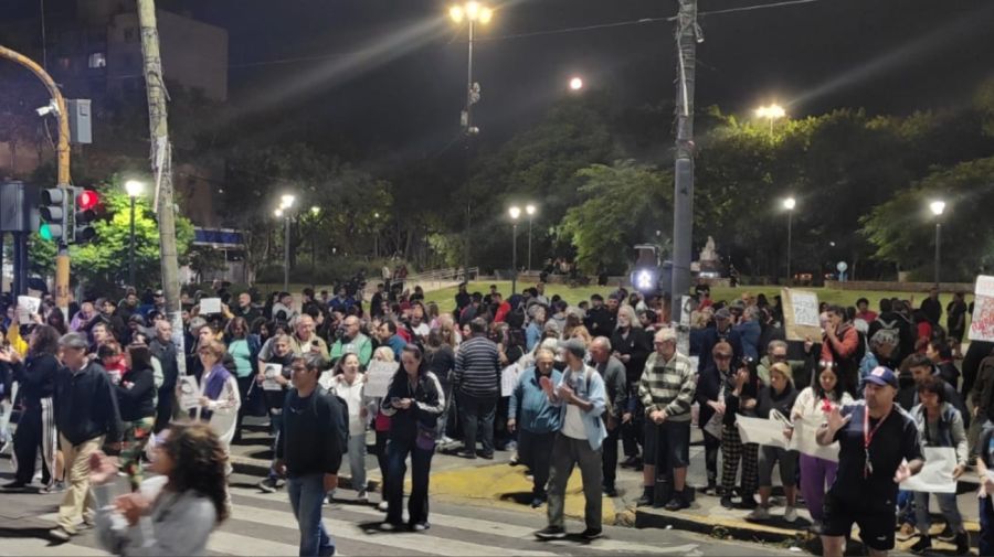 Cacerolazo en Remedios de Escalada por Pablo Grillo 20250313