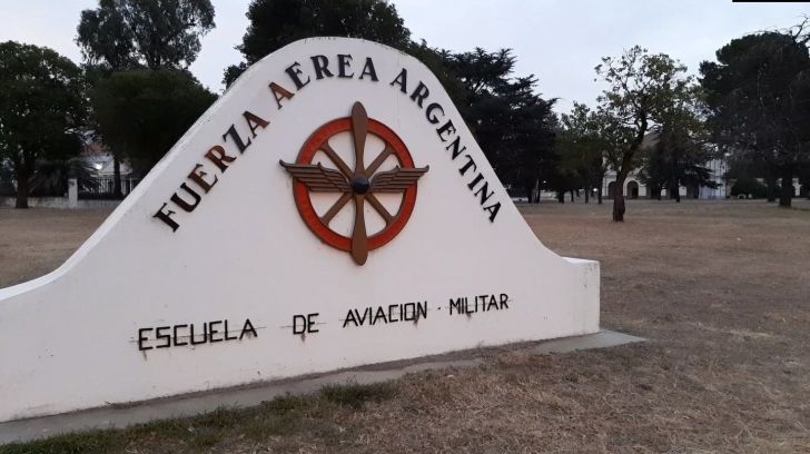 Escuela de Aviación Militar