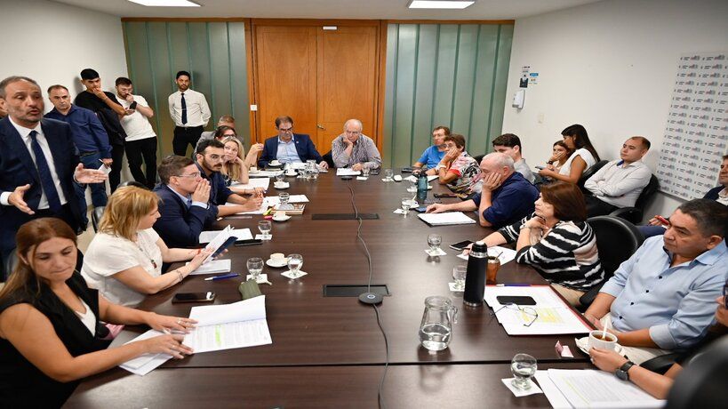 Reunión de comisión de Economía en la Unicameral