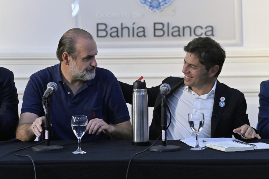 Axel Kicillof y el intendente de Bahía Blanca