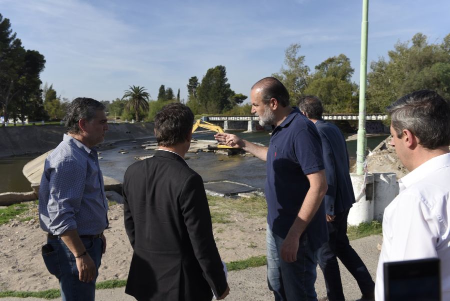 Federico Susbielles y Axel Kicillof recorriendo Bahía Blanca