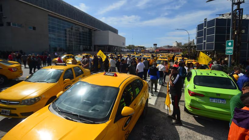 Protesta de Taxis y remises en Córdoba