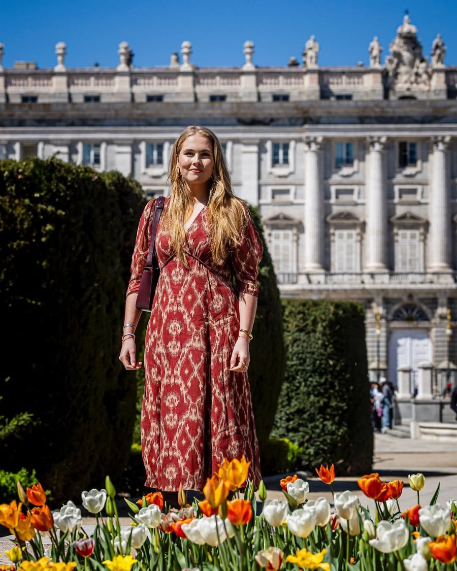 Con las botas tendencia de la temporada, Amalia de Orange deslumbró con su look boho chic
