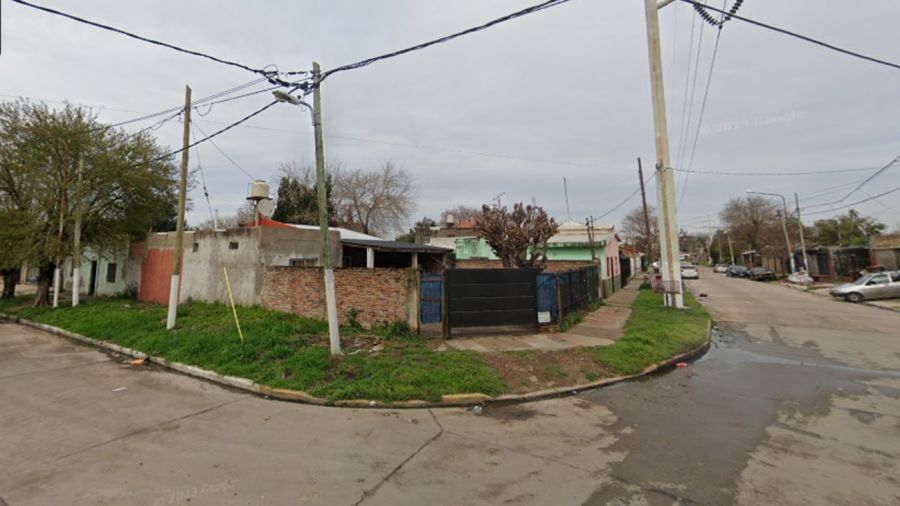 Una familia hizo un boquete en la medianera de sus vecinos 20250409