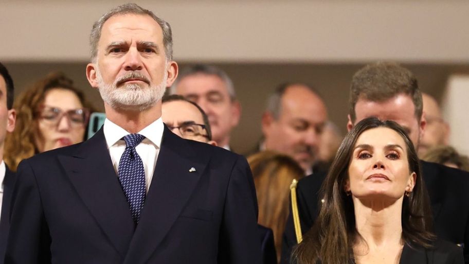 Casa Real se vio obligada a pedir disculpas al capitán de Elcano por el  exabrupto de Letizia por las fotos filtradas de Leonor | Caras