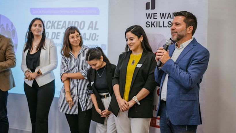 ESCUELA DE NEGOCIOS