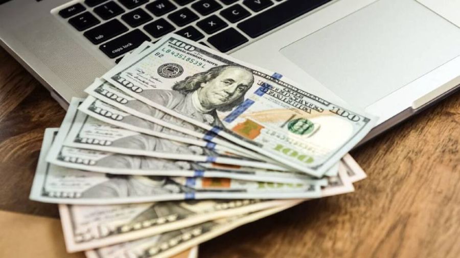 Dolares