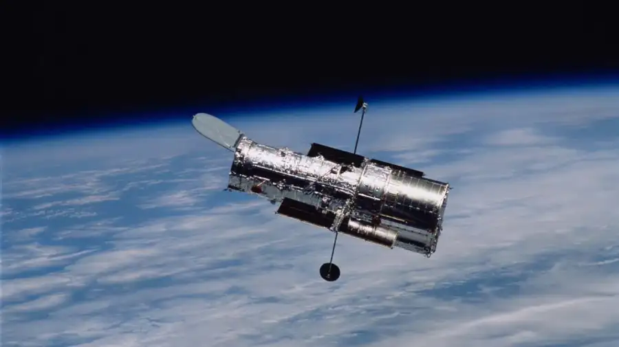 Telescopio Espacial Hubble 20250424