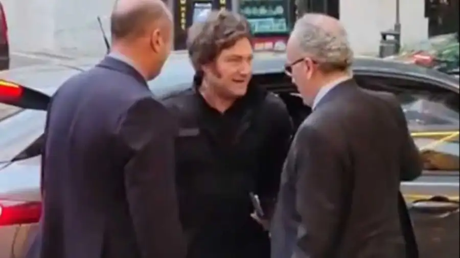 Javier Milei llegó junto a su comitiva a Roma para el funeral del papa Francisco 20250425