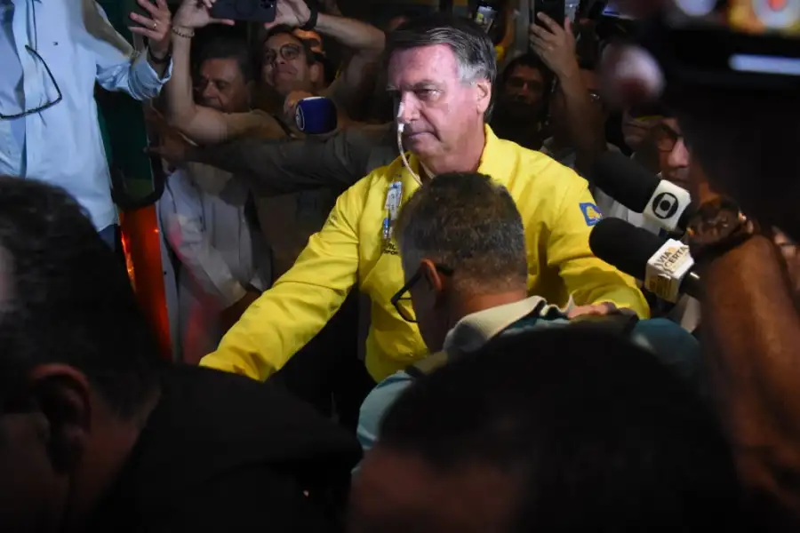 Bolsonaro internado