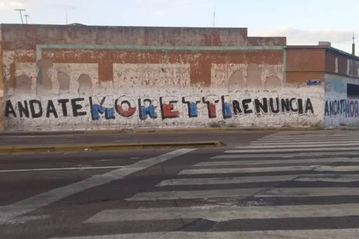 Pintadas en el Bajo Flores contra Moretti
