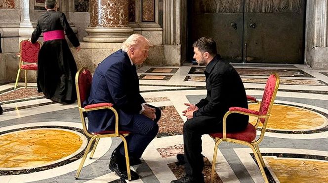 Trump y Zelenski en el Vaticano, en medio de las exequias del papa Francisco.