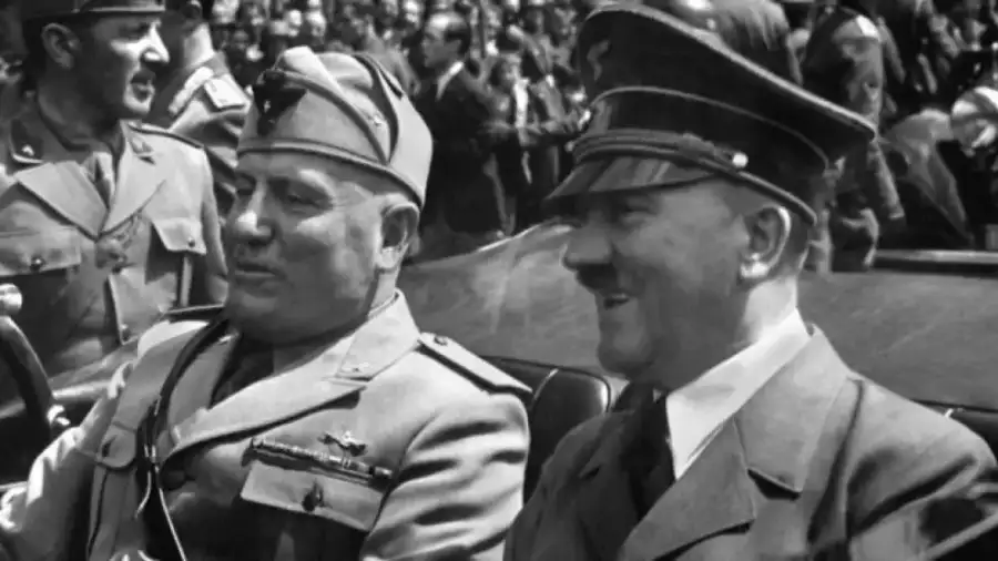 Mussolini y Hitler